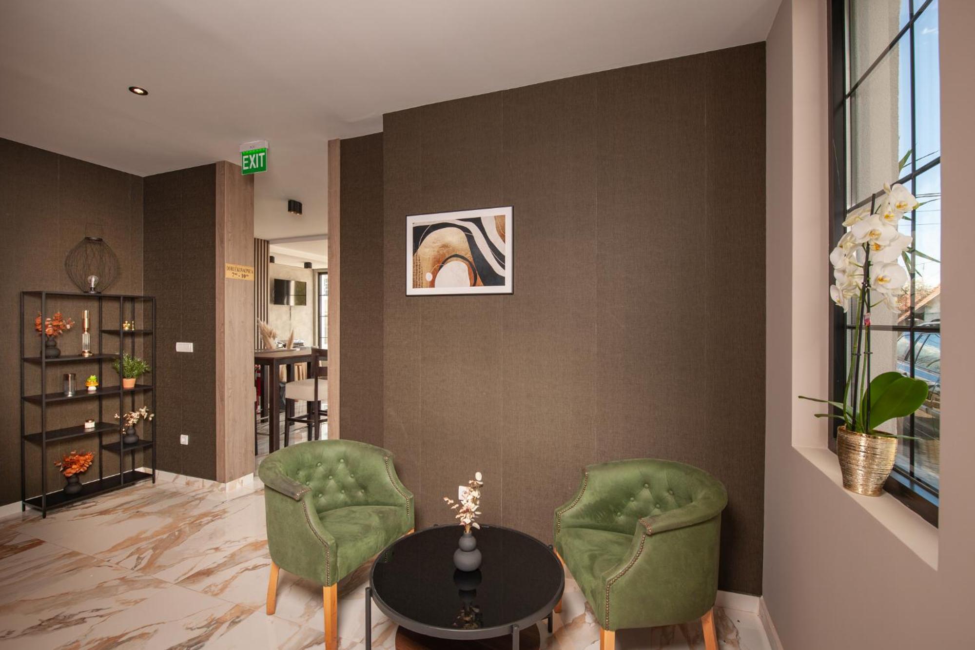 Hotel Kralj 克拉列沃 外观 照片
