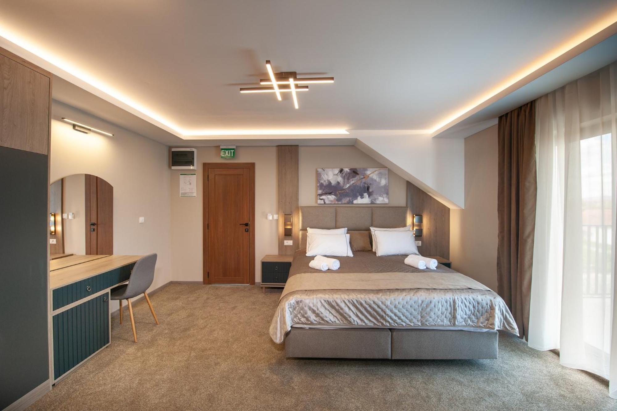 Hotel Kralj 克拉列沃 客房 照片