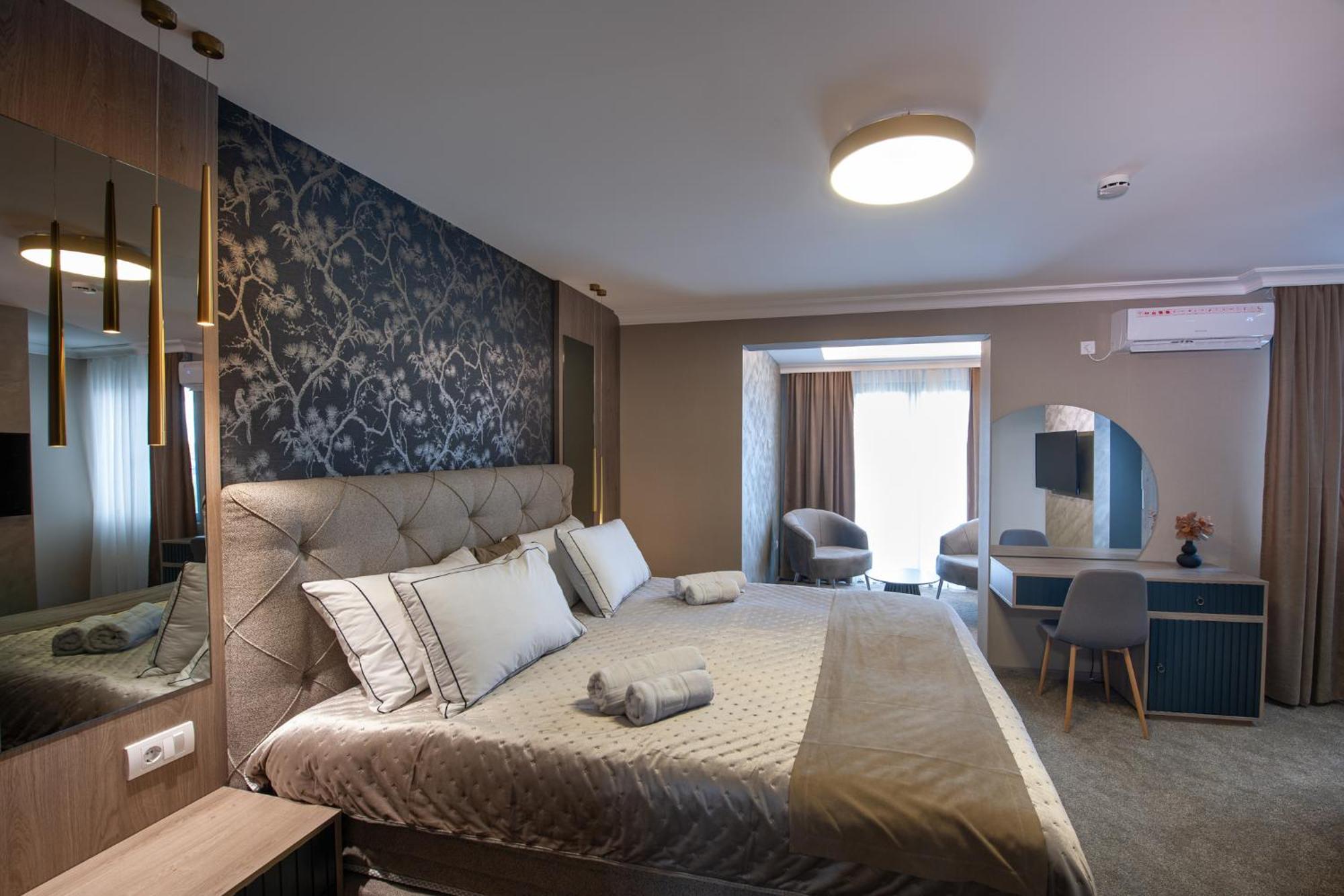 Hotel Kralj 克拉列沃 外观 照片