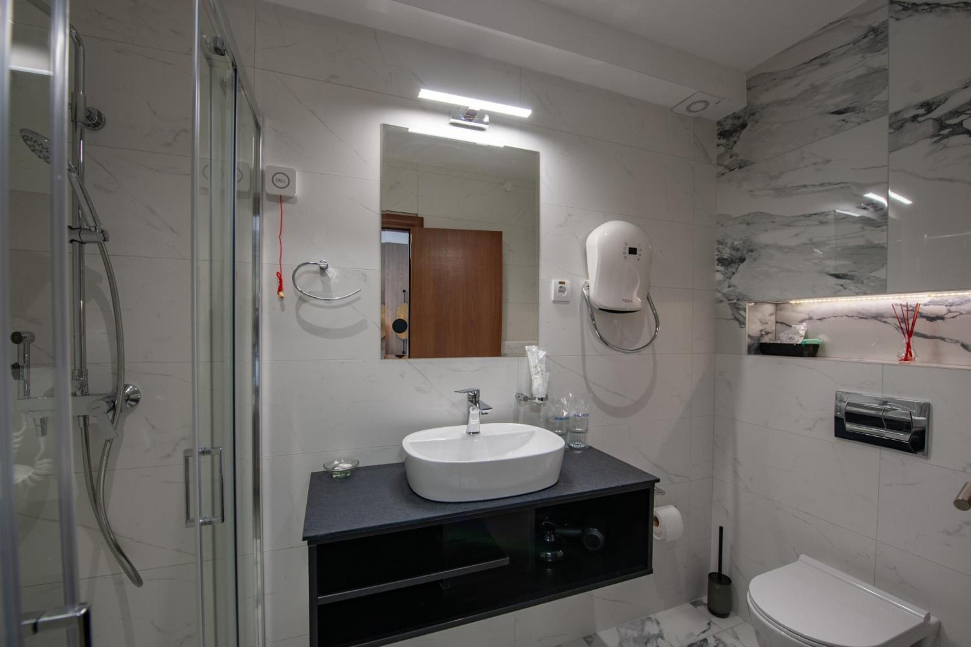 Hotel Kralj 克拉列沃 客房 照片